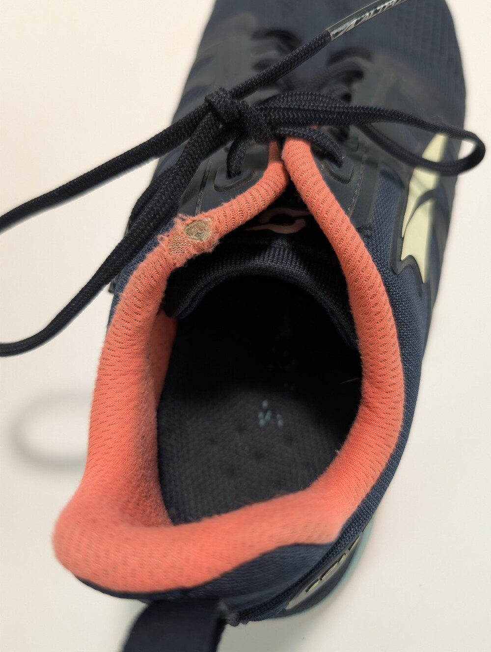 Altra Solstice XT Cross Trainer Shoes - AL0A4QTN447 - Picture 9 of 9